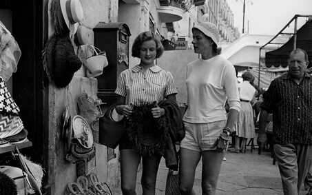 Ingrid Bergman with her daughter  Pia Lindstrom in Capri in the 1950s Credit: Getty