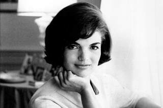 Jackie Kennedy first official White House photo,1961