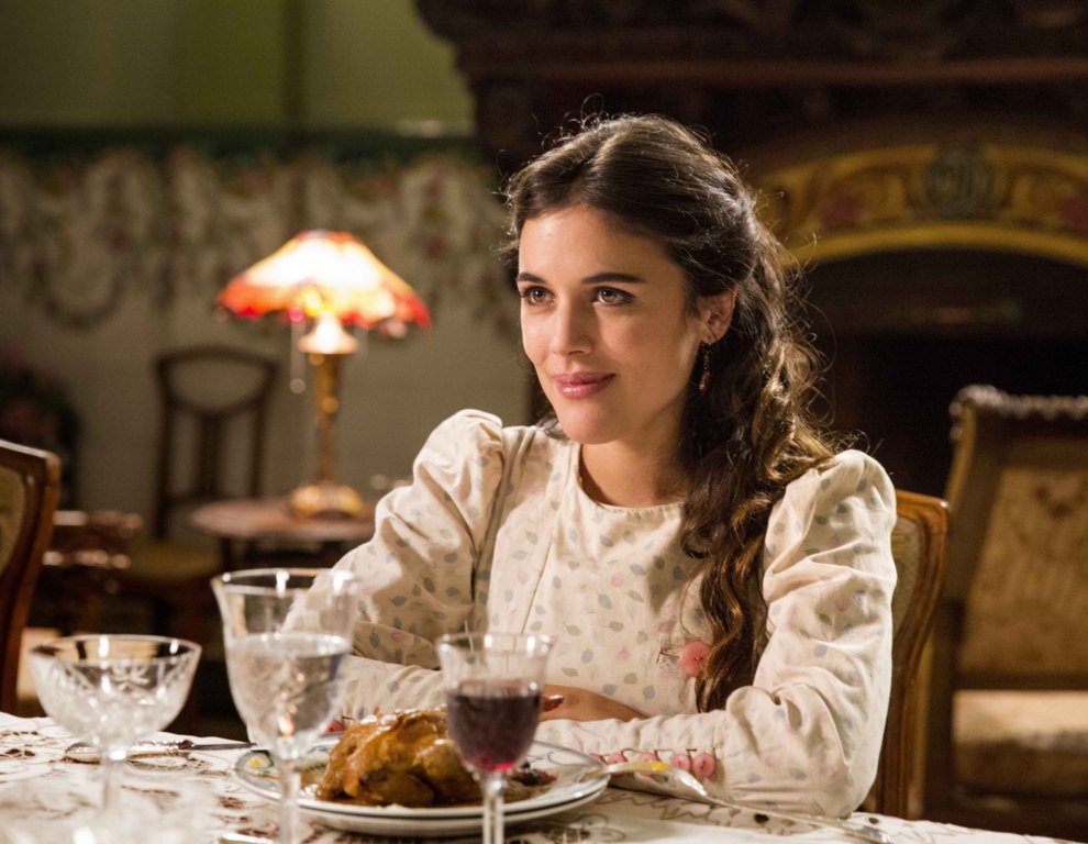 Adriana Sofía Ugarte (17 January 1985), most beautiful Spanish actress, Adriana Ugarte in mini serie Habitaciones Cerradas(2015)