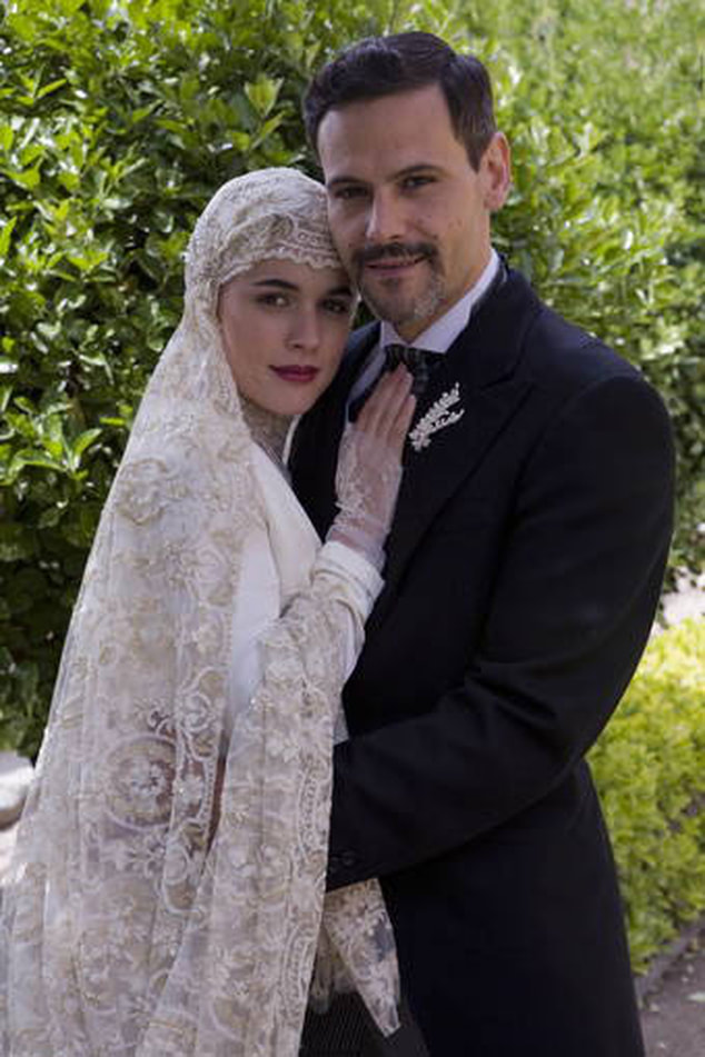 Adriana Sofía Ugarte (17 January 1985), most beautiful Spanish actress, as Victoria in tv series La Senora