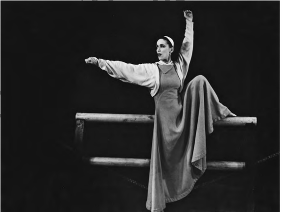Martha Graham dancing