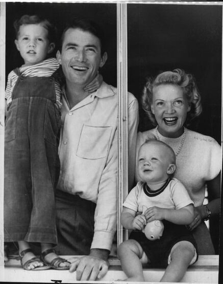 Gregory Peck with his first wife Greta Kukkonen(1911-2008) and two of their sons.
