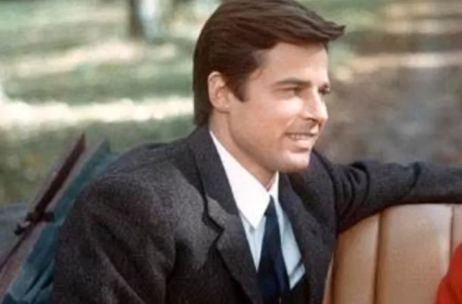 Jean Sorel as Pierre Serizy, her husband, a surgeon, in film Belle de jour (1967)