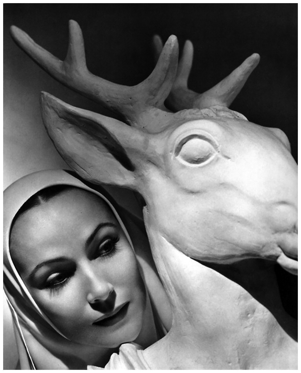 Mexican actress Dolores del Río,  photo by Hoyningen-Huene