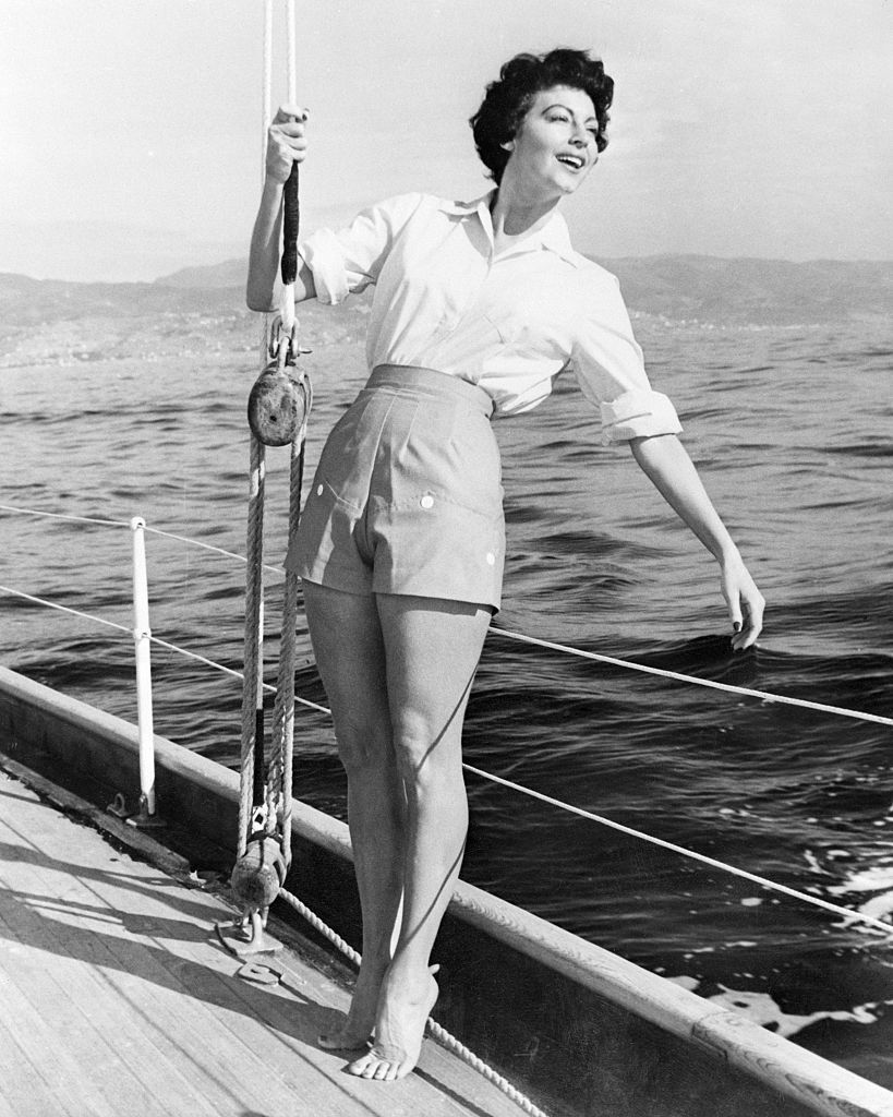 Elegant icon wardrobe essentials: The white shirt-Ava Gardner in white shirt