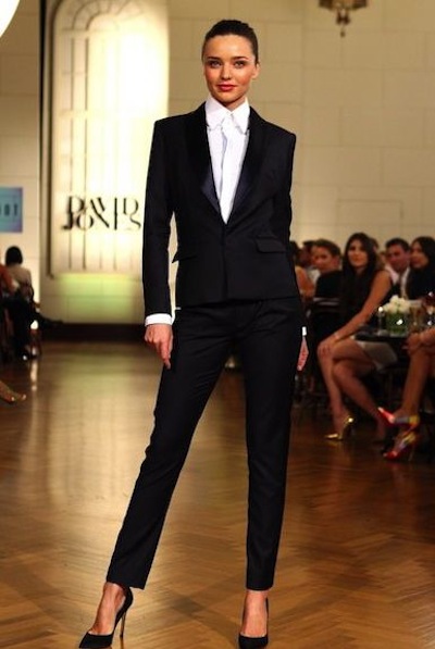 Elegant style icon wardrobe essentials: Miranda Kerr in white shirt
