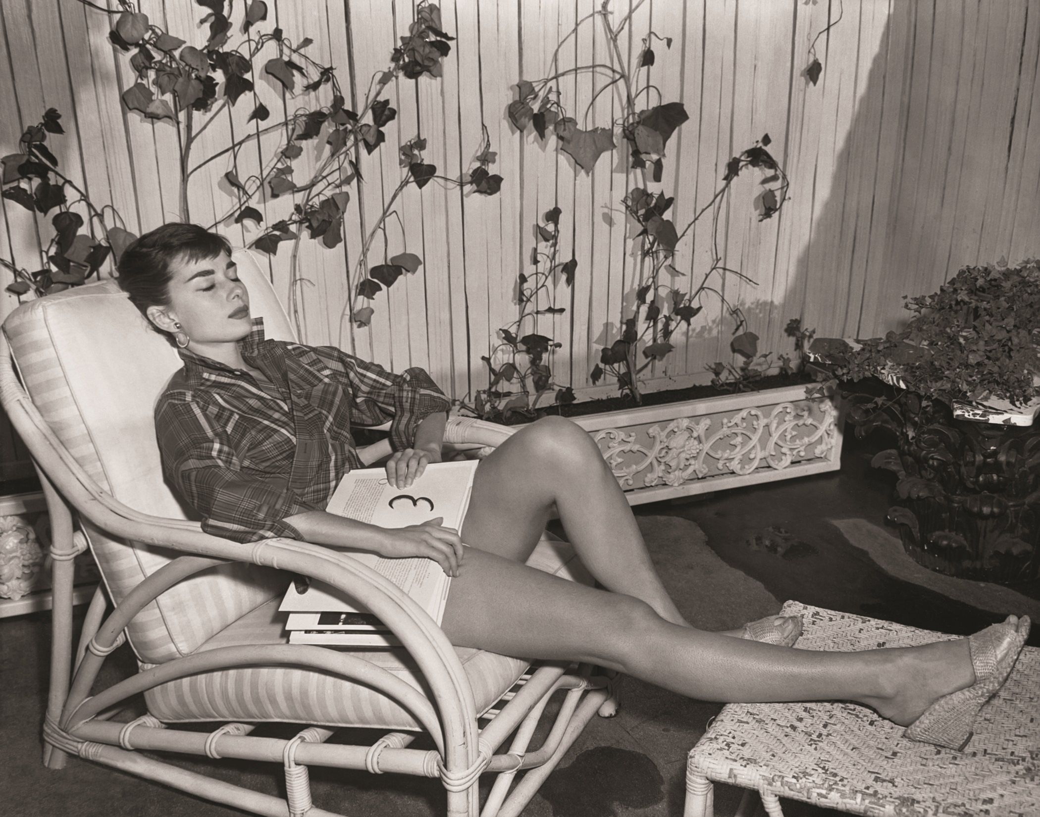 Elegant style icon wardrobe essentials: Audrey Hepburn in shorts