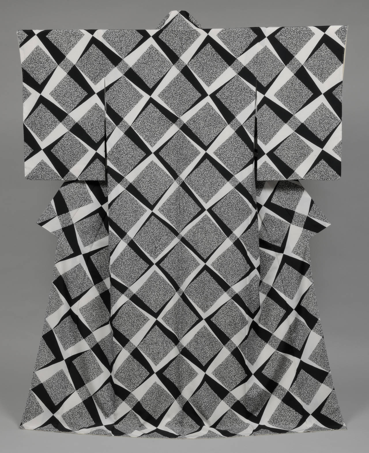 Beyond, kimono, designed by Moriguchi Kunihiko, 2005, Japan. © Moriguchi Kunihiko.