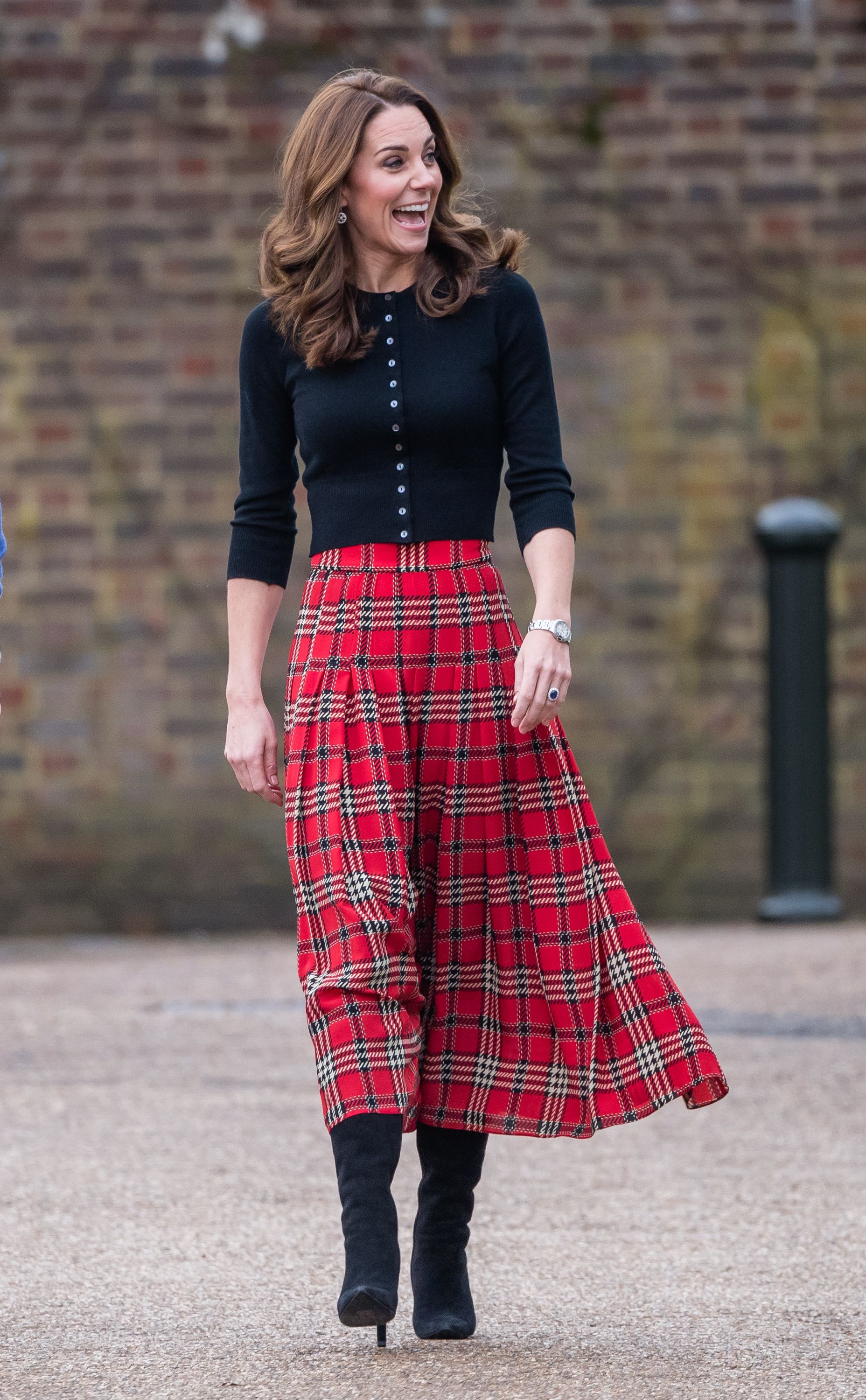 Kate Middleton red pleated tartan check midi skirt