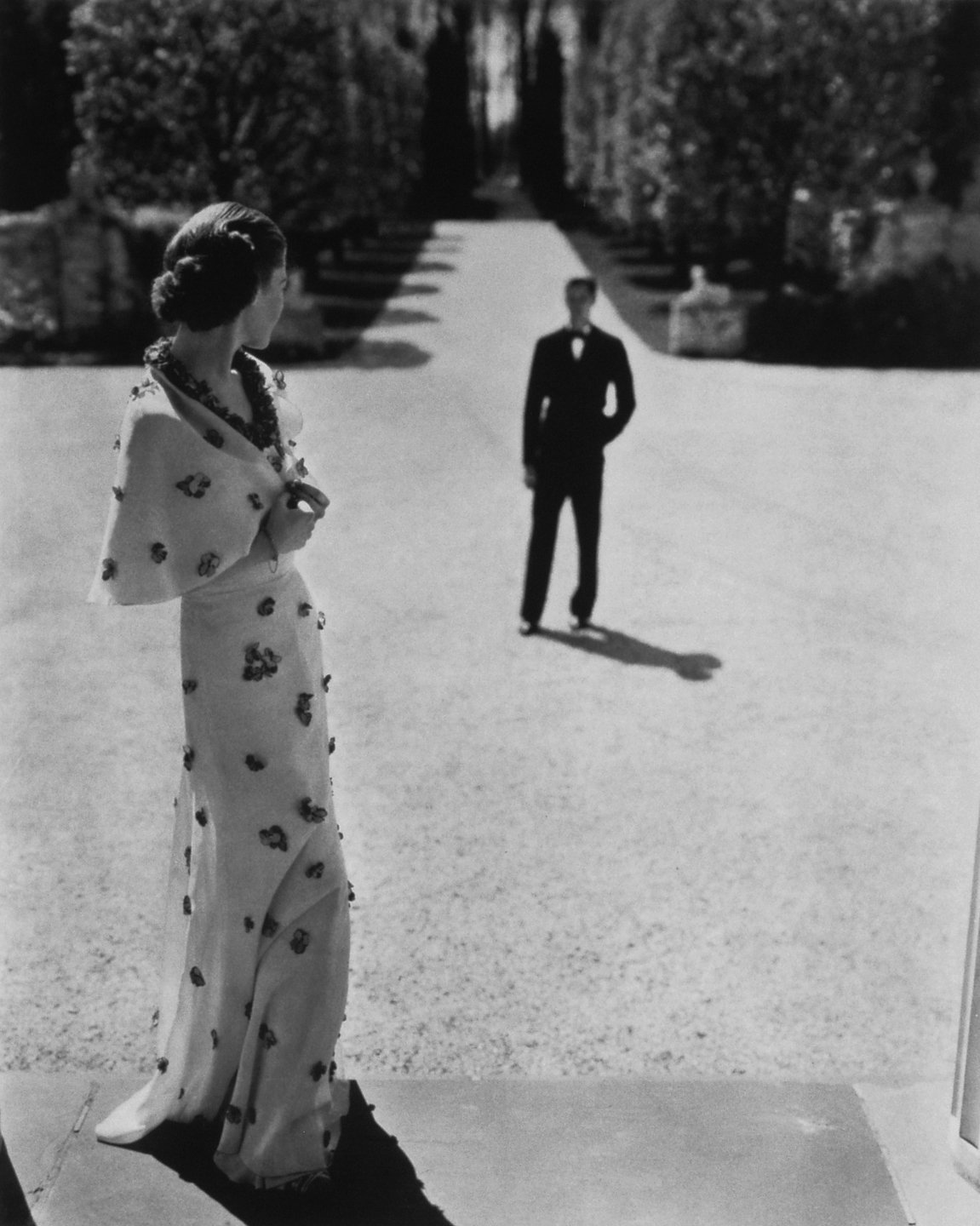 Carnegie evening dress, photo by George Hoyningen-Huene, 1935