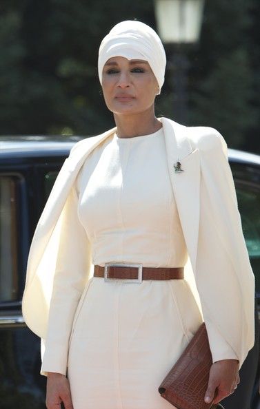 Moza bint Nasser al-Missned,Her Highness Sheikha Moza bint Nasser style queen