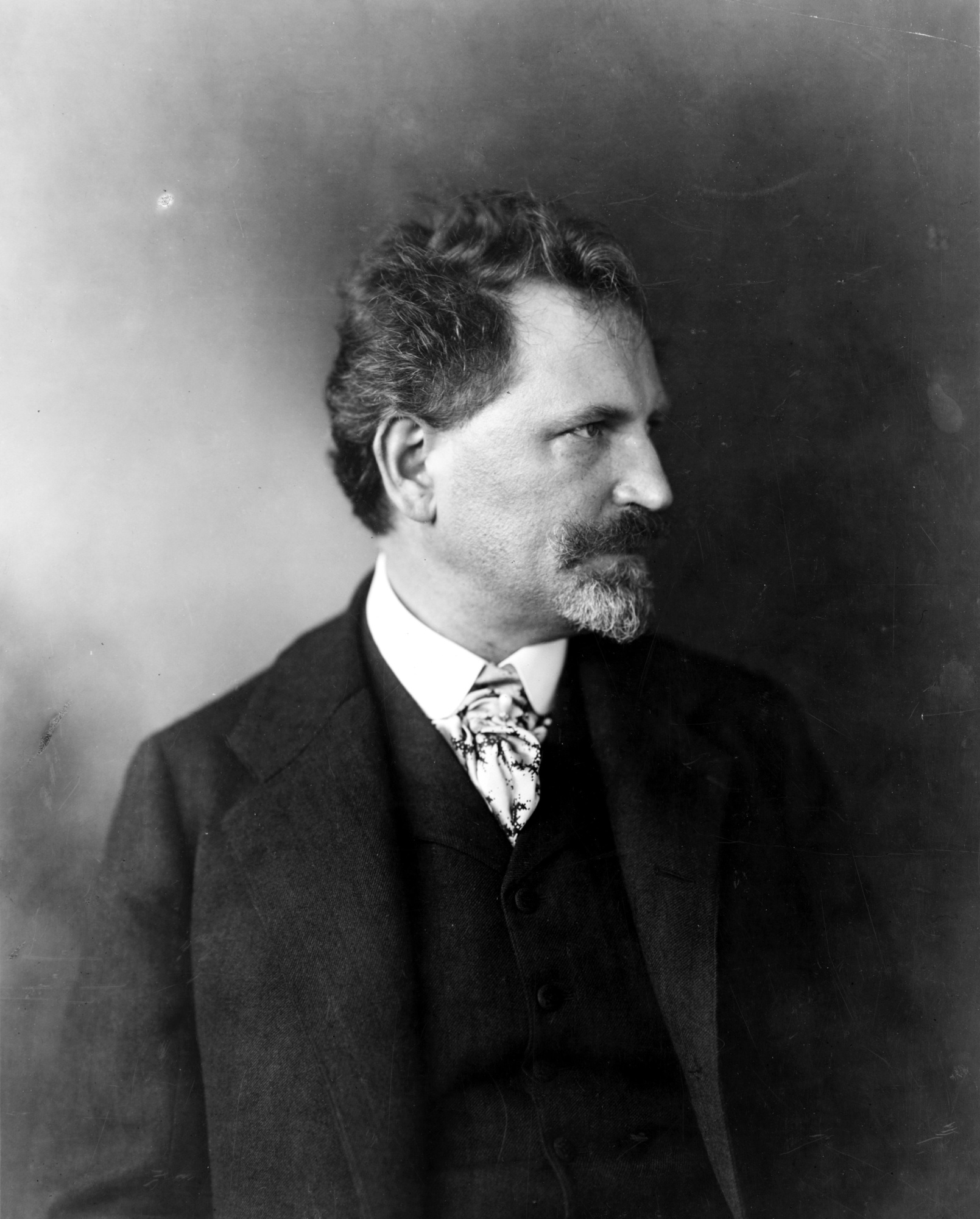 Alphonse Mucha(24 July 1860 - 14 July 1939)