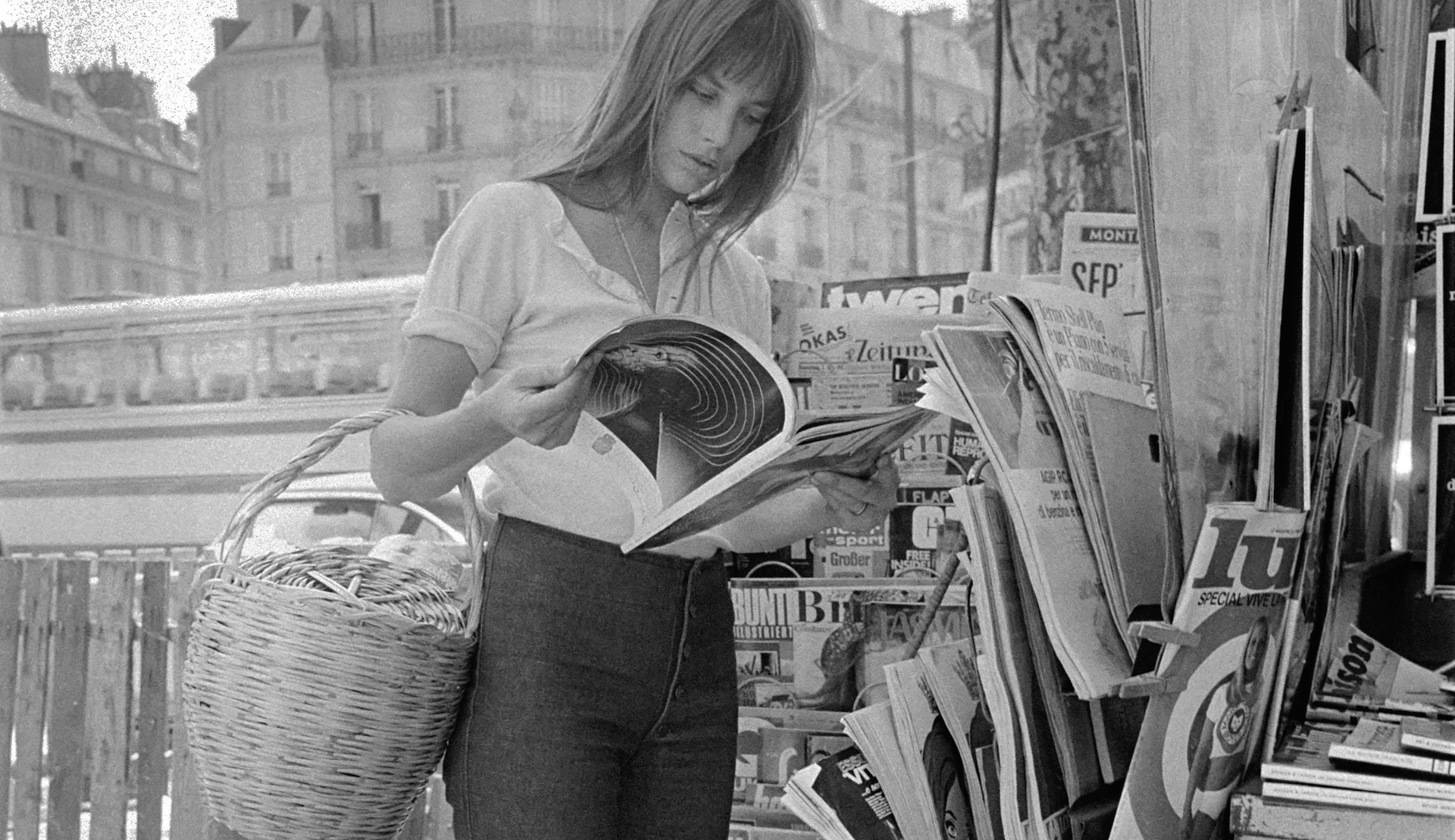 Jane Birkin carrying her omnipresent wicker basket