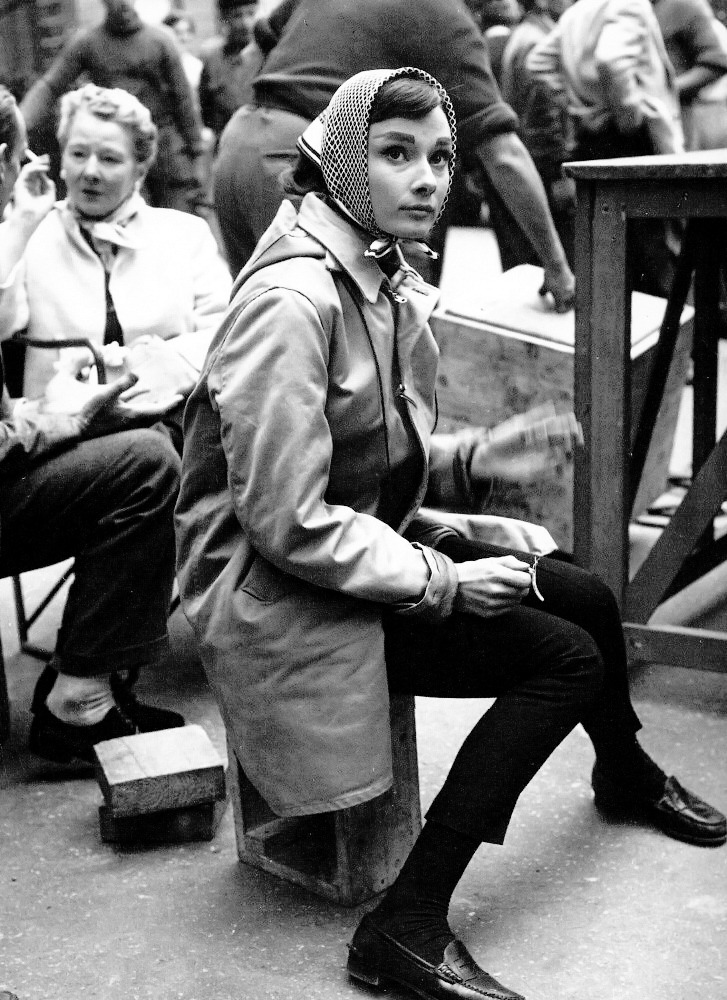 Elegant style icon wardrobe essentials: Audrey Hepburn in capri pants