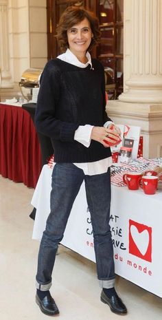 Elegant icon wardrobe essentials: Inès de La Fressange in white shirt