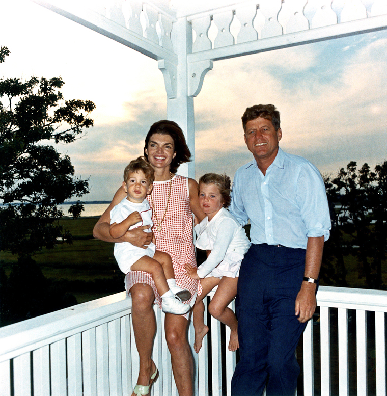 Jacqueline Kennedy and her husband John Fitzgerald Kennedy, with their children Caroline Bouvier Kennedy and John Fitzgerald Kennedy Jr., 4 August 1962
