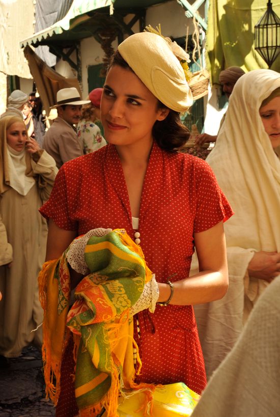 El tiempo entre costuras(tv series, 21 October 2013-20 January 2014)