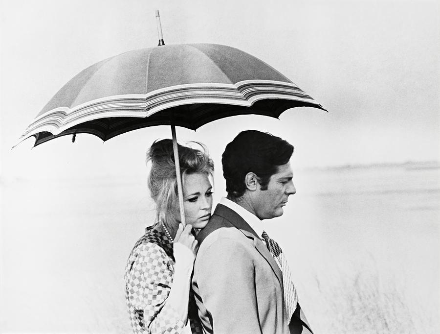 Marcello Mastrioanni with Faye Dunaway