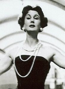 One of world´s first super model Barbara Goalen photo by John French