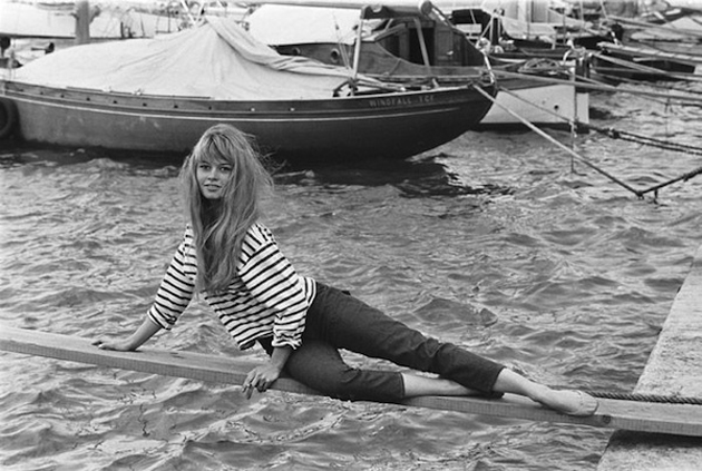 Elegant style icon wardrobe essentials: Brigitte Bardot in capri pants