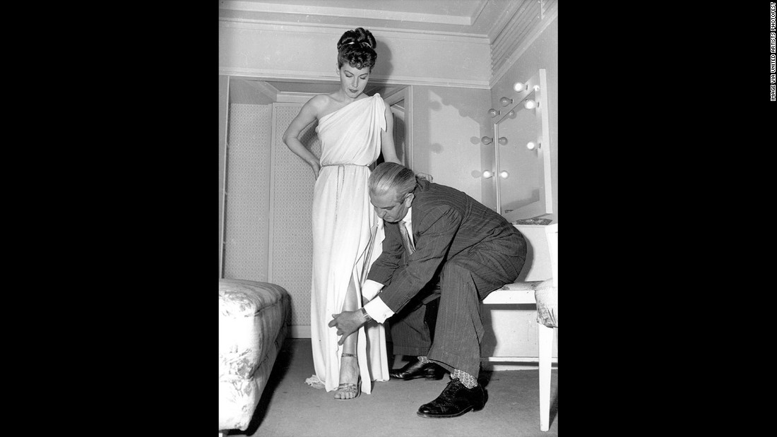 Orry Kelly fitting Ava Gardner for her film 