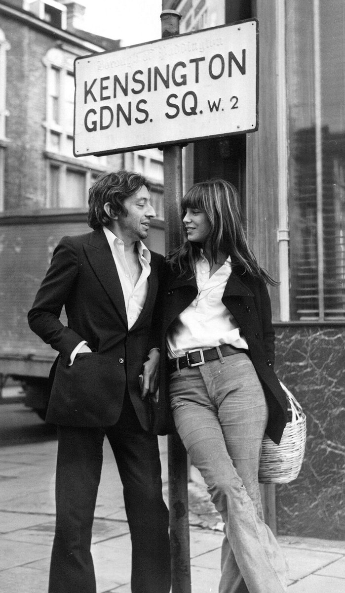 Elegant style icon wardrobe essentials: Jane Birkin in jeans