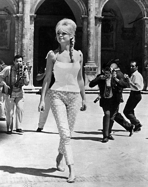 Elegant style icon wardrobe essentials: Brigitte Bardot in capri pants