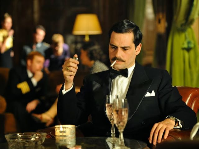 El tiempo entre costuras(tv series, 21 October 2013-20 January 2014)