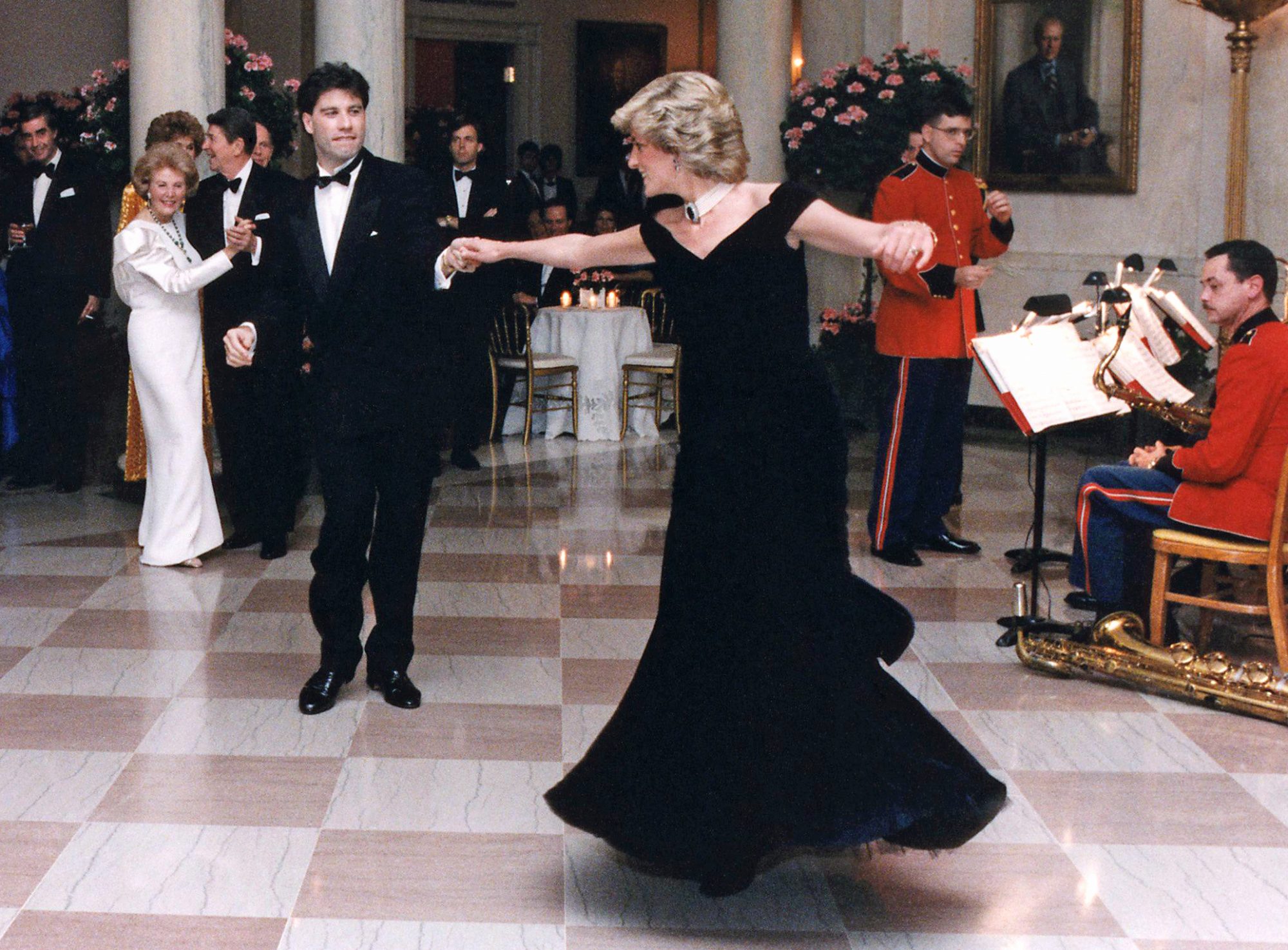 Princess Diana in John Travolta midnight blue velvet dress, white house, 9 November, 1985