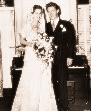 Jean-Pierre Aumont avec son épouse Maria Montez