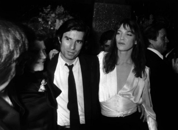 Elegant style icon wardrobe essentials: Jane Birkin in white shirt, 1982