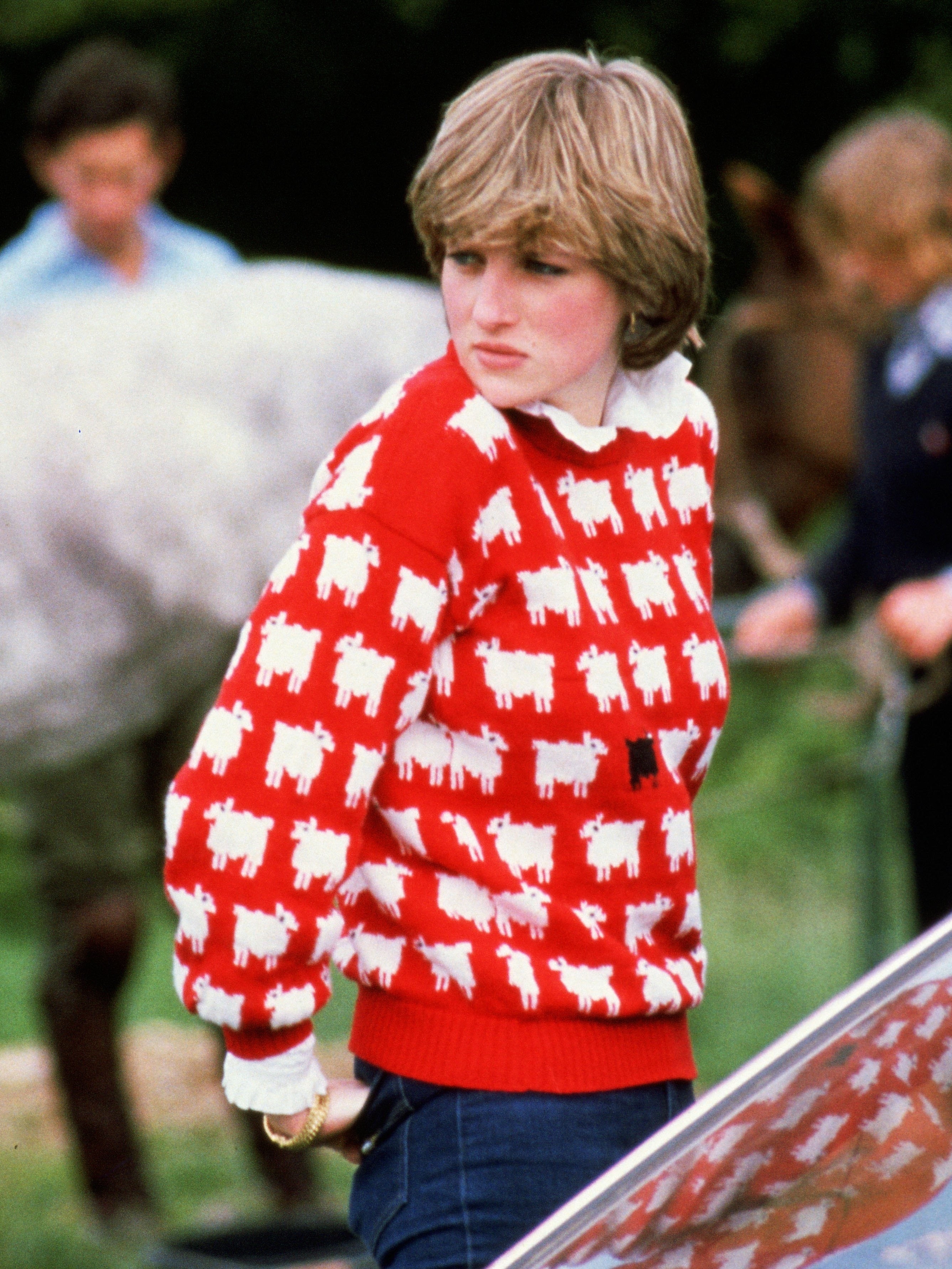 Elegant style icon wardrobe essentials: Princess Diana in white shirt