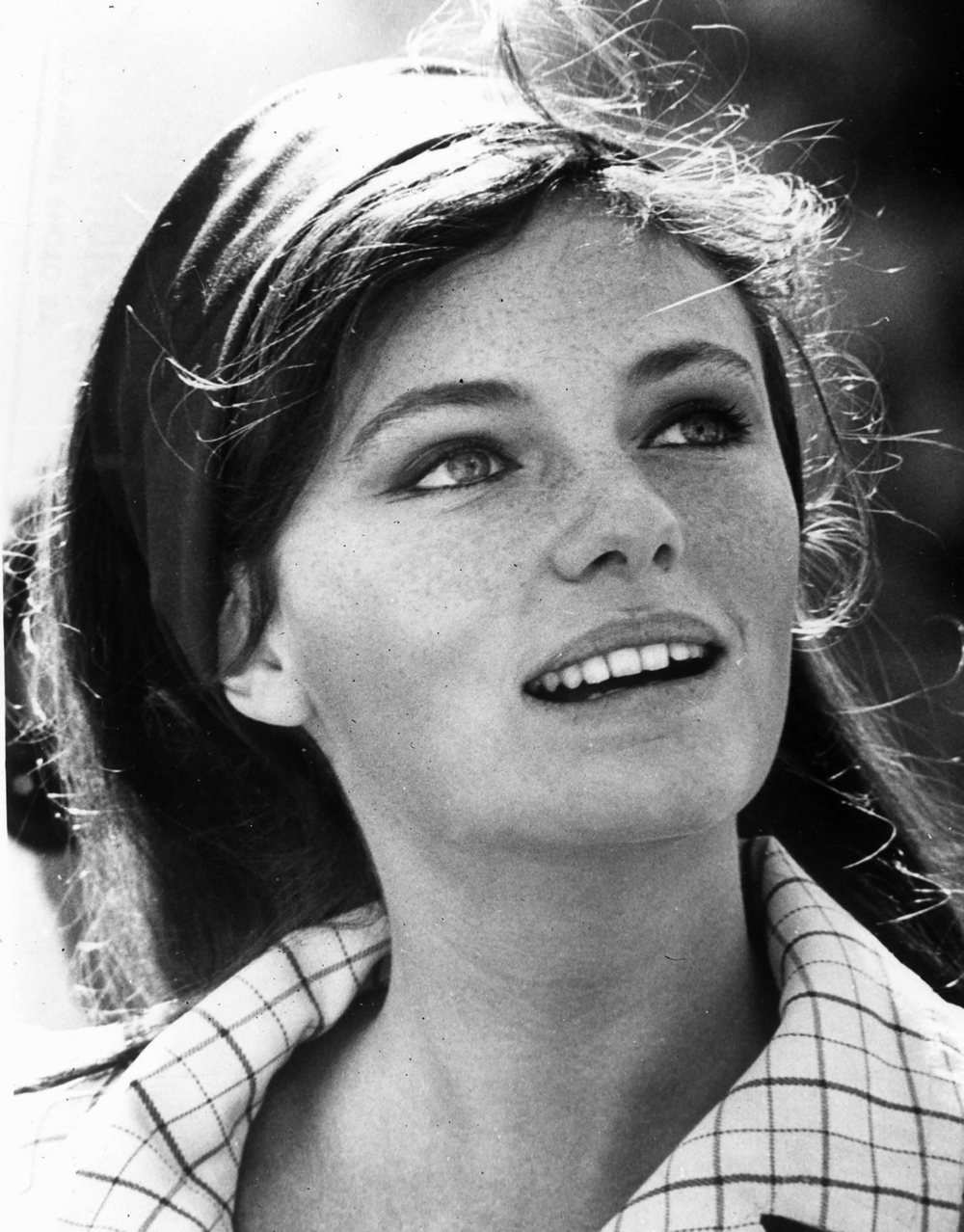 Jacqueline Bisset(born 13 September 1944), elegant English actress