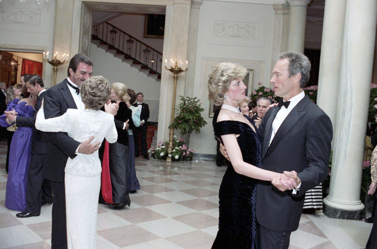 Princess Diana in John Travolta midnight blue velvet dress, white house, 9 November, 1985