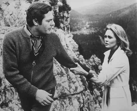 Marcello Mastrioanni with Faye Dunaway
