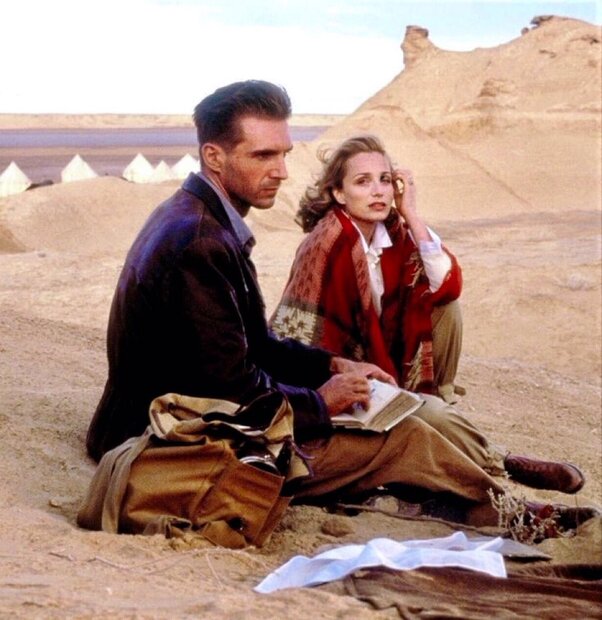  Ralph Fiennes in film The English Patient(1996) with Kristin Scott-Thomas.