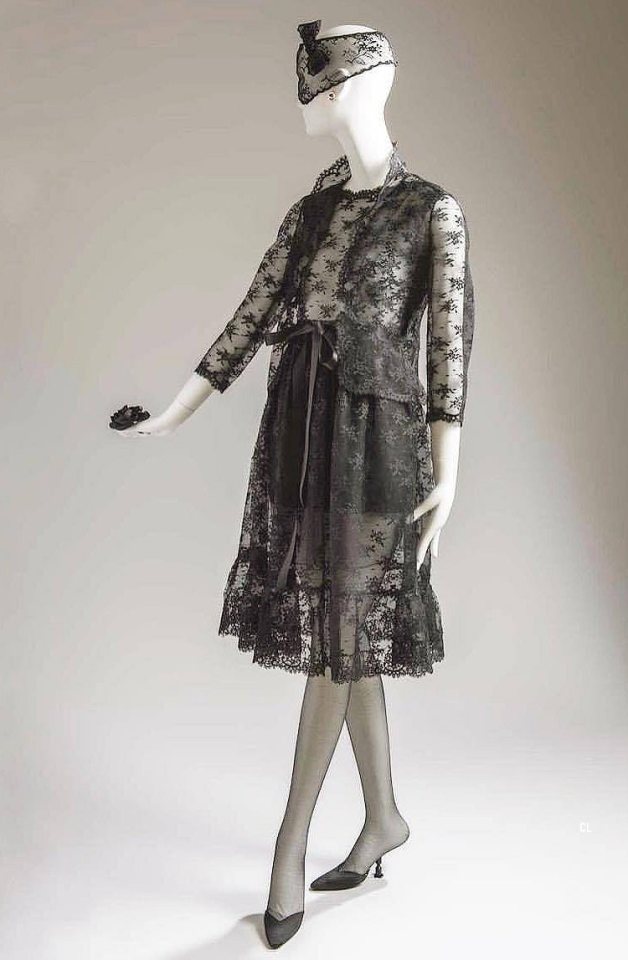 Elegant style icon wardrobe essentials: Audrey Hepburn in little black dress designed by Hubert de Givenchy, in film How to steal a million(1966)