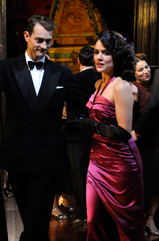El tiempo entre costuras(tv series, 21 October 2013-20 January 2014)