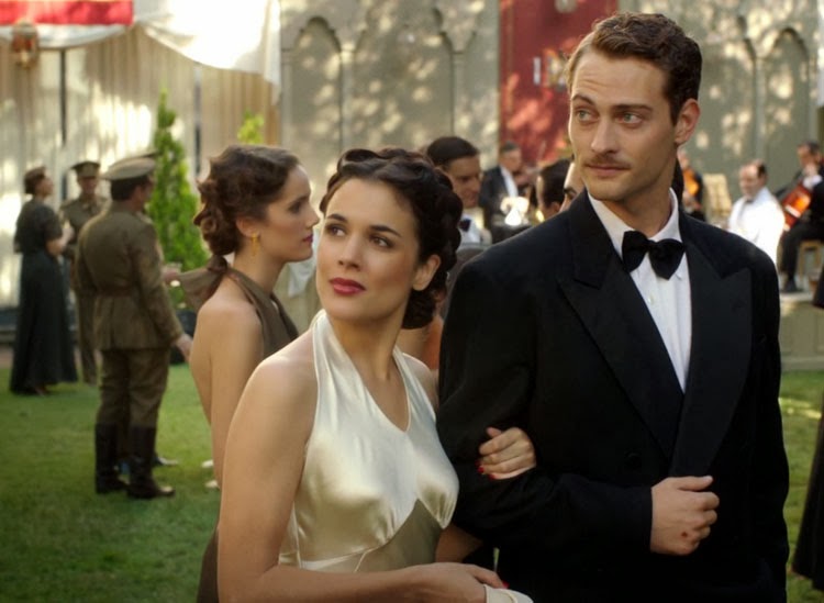 El tiempo entre costuras(tv series, 21 October 2013-20 January 2014)