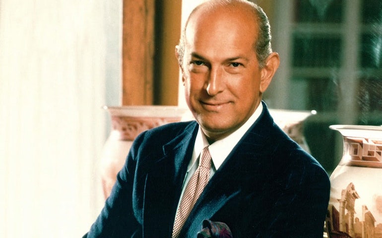 ​Óscar Arístides Renta Fiallo (22 July 1932 – 20 October 2014)