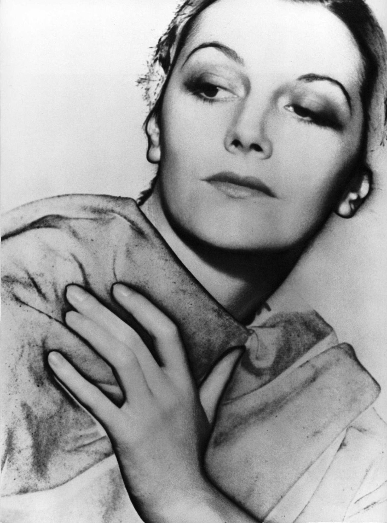 A woman's Solarised portrait (Meret Oppenheim?) photo by Lee Miller, Paris, 1930
