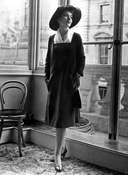 Elegant style icon wardrobe essentials: Maria Callas in black dress