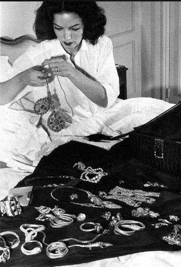 María de los Ángeles Félix(Maria Bonita, 8 April 1914 – 8 April 2002)