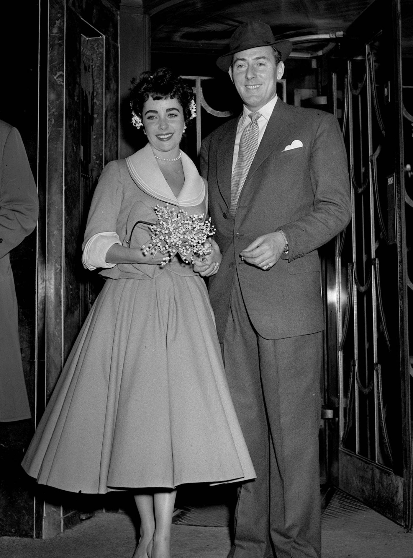 Elizabeth Taylor and Michael Wilding on their wedding
