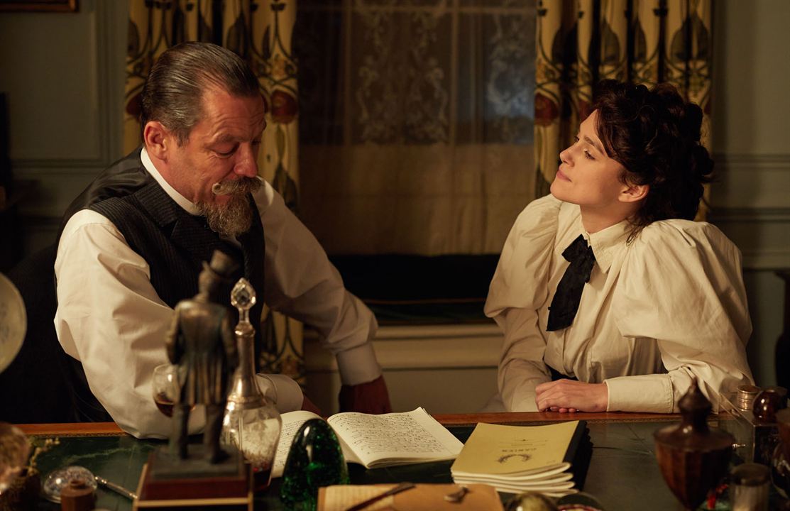 Elegant icon wardrobe essentials: Keira Knightly in white shirt: Keira Knightley in film Colette(2018)