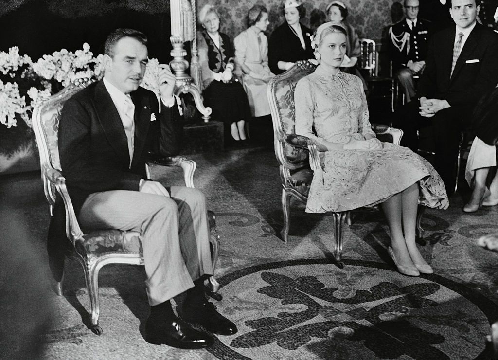 Grace Kelly's elegant wedding dresses of civil ceremony and religious ceremony on April 1956