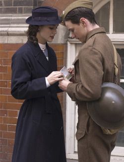 Cecilia and Robbie in film Atonment