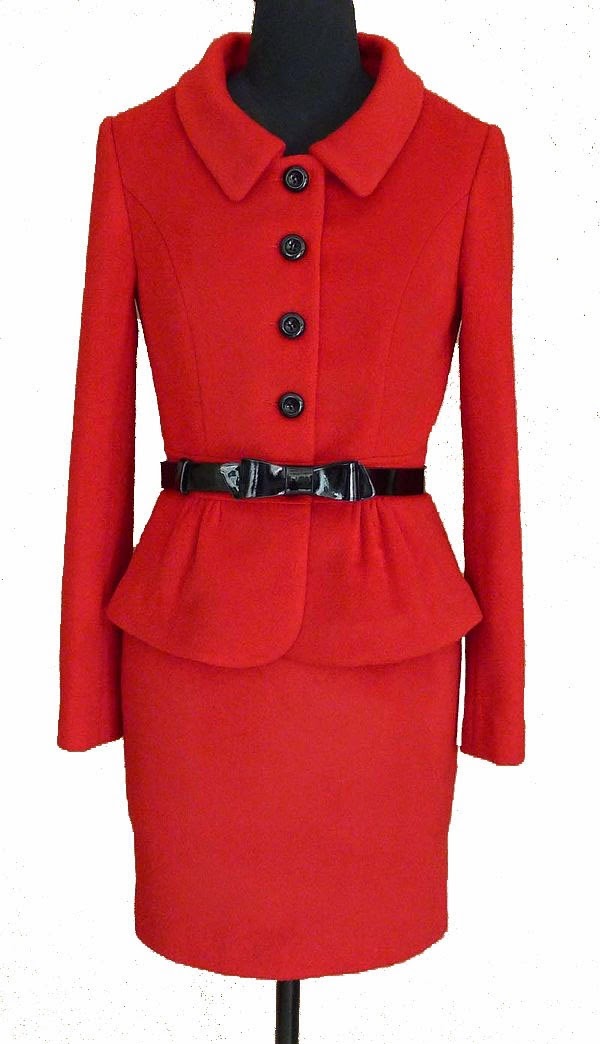 Kate Middleton Luisa Spagnoli red skirt suit with Peter Pan collar and black buttons