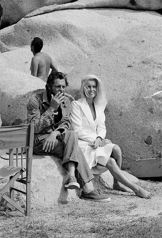 Marcello Mastroianni with Catherine Deneuve on the set of Liza(1972)
