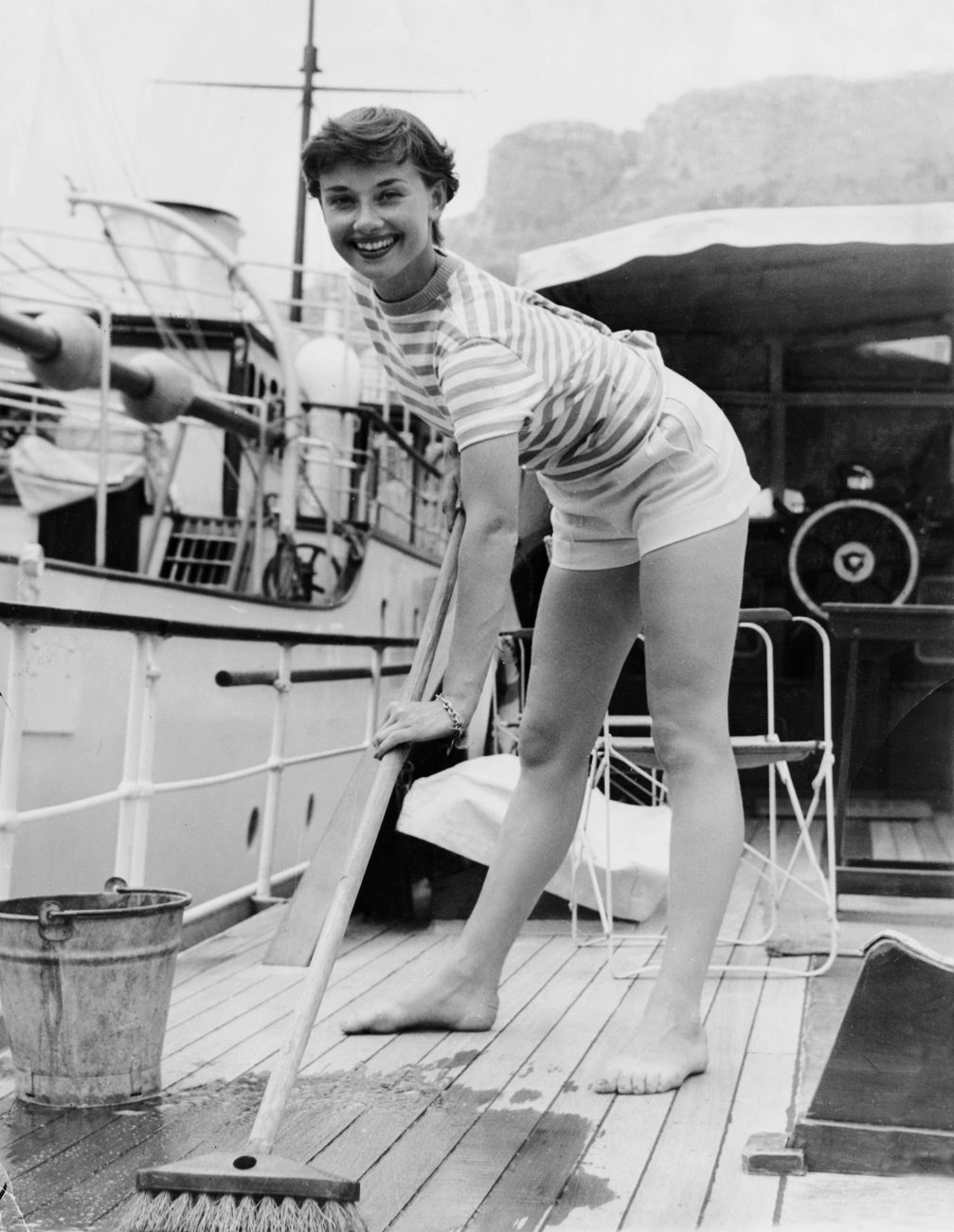Elegant style icon wardrobe essentials: Audrey Hepburn in shorts
